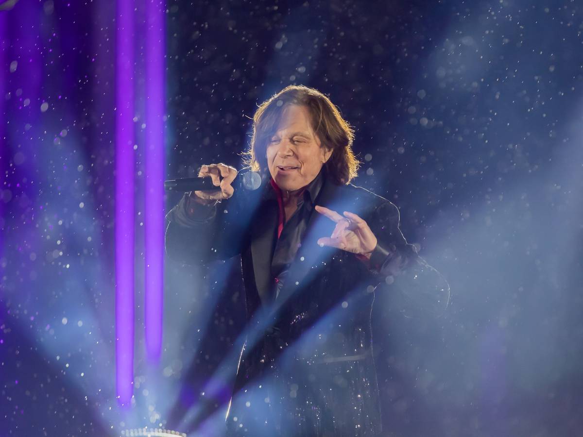Nach mehr als 60 Jahren im Rampenlicht nimmt Jürgen Drews seinen Abschied von der Bühne. Das Foto zeigt ihn bei der ZDF-Silvestershow „Willkommen 2021“ am Brandenburger Tor.
