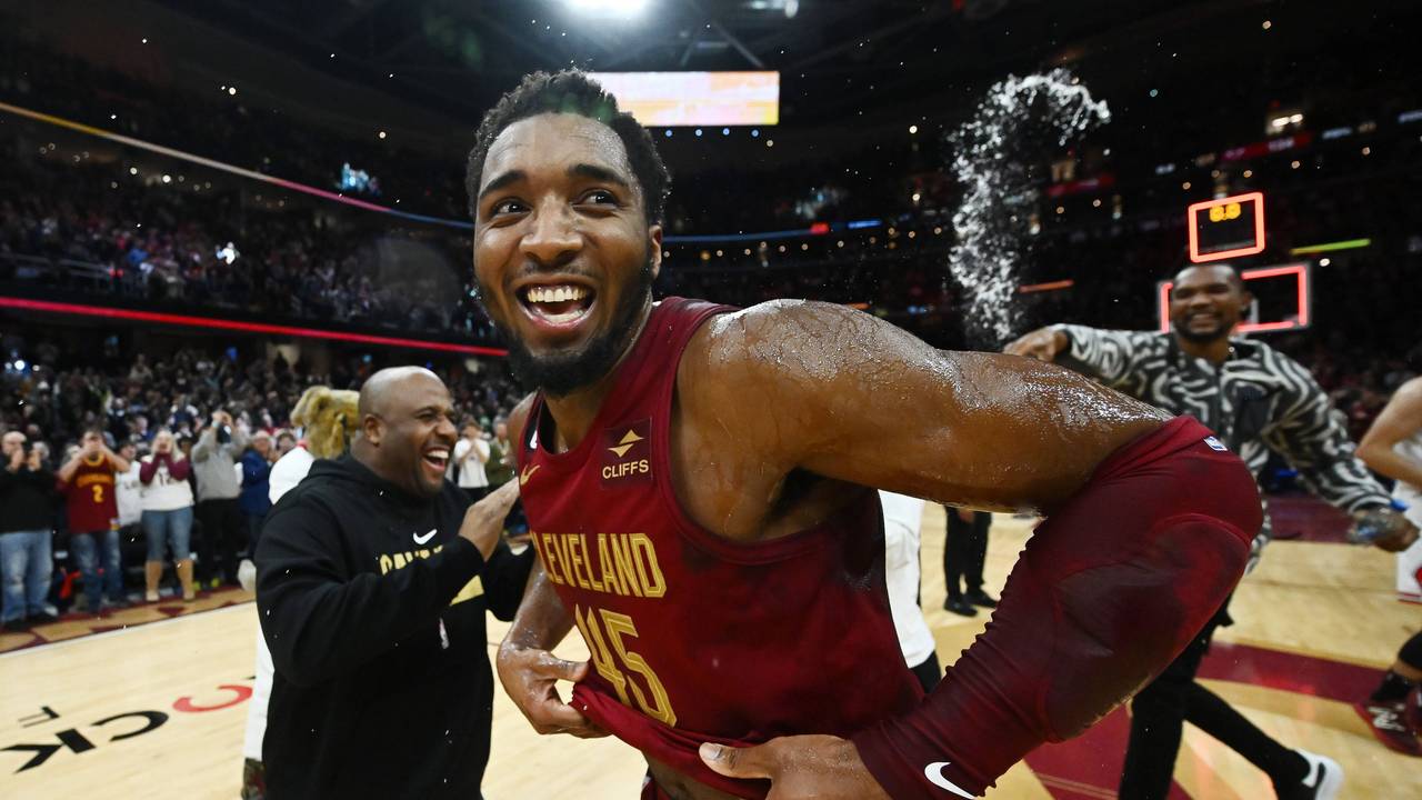 Donovan Mitchell freut sich nach dem Spiel.