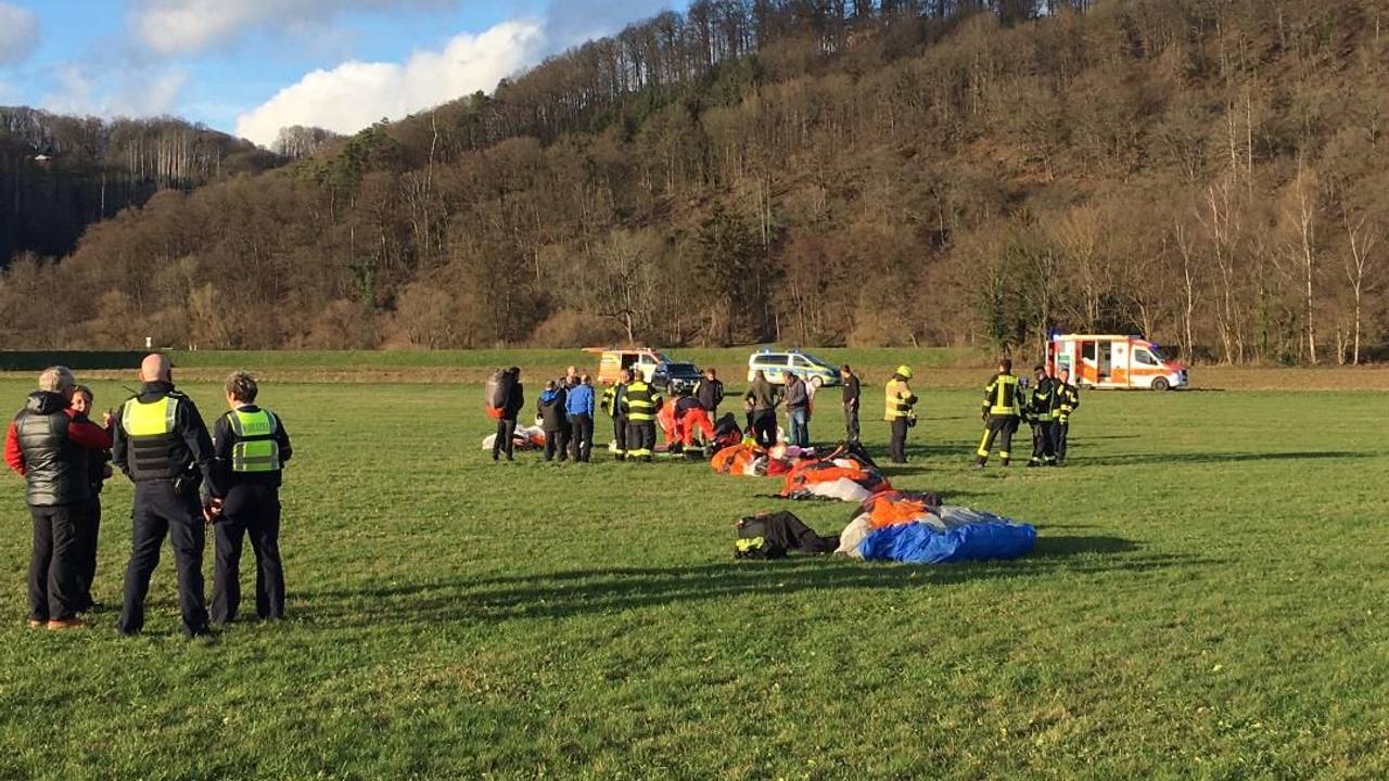 Ein Gleitschirmflieger ist in Hennef abgestürzt.