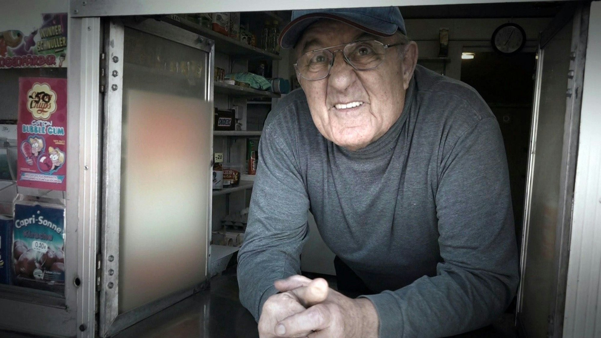Kiosk-Besitzer und Baracken-Urgestein Jürgen ist vor wenigen Tagen nach schwerer Krankheit verstorben.