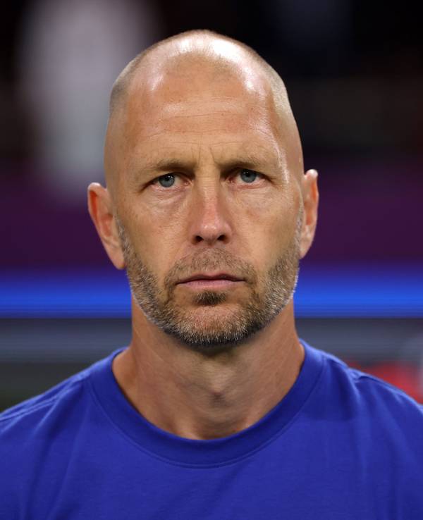 Gregg Berhalter schaut grimmig.