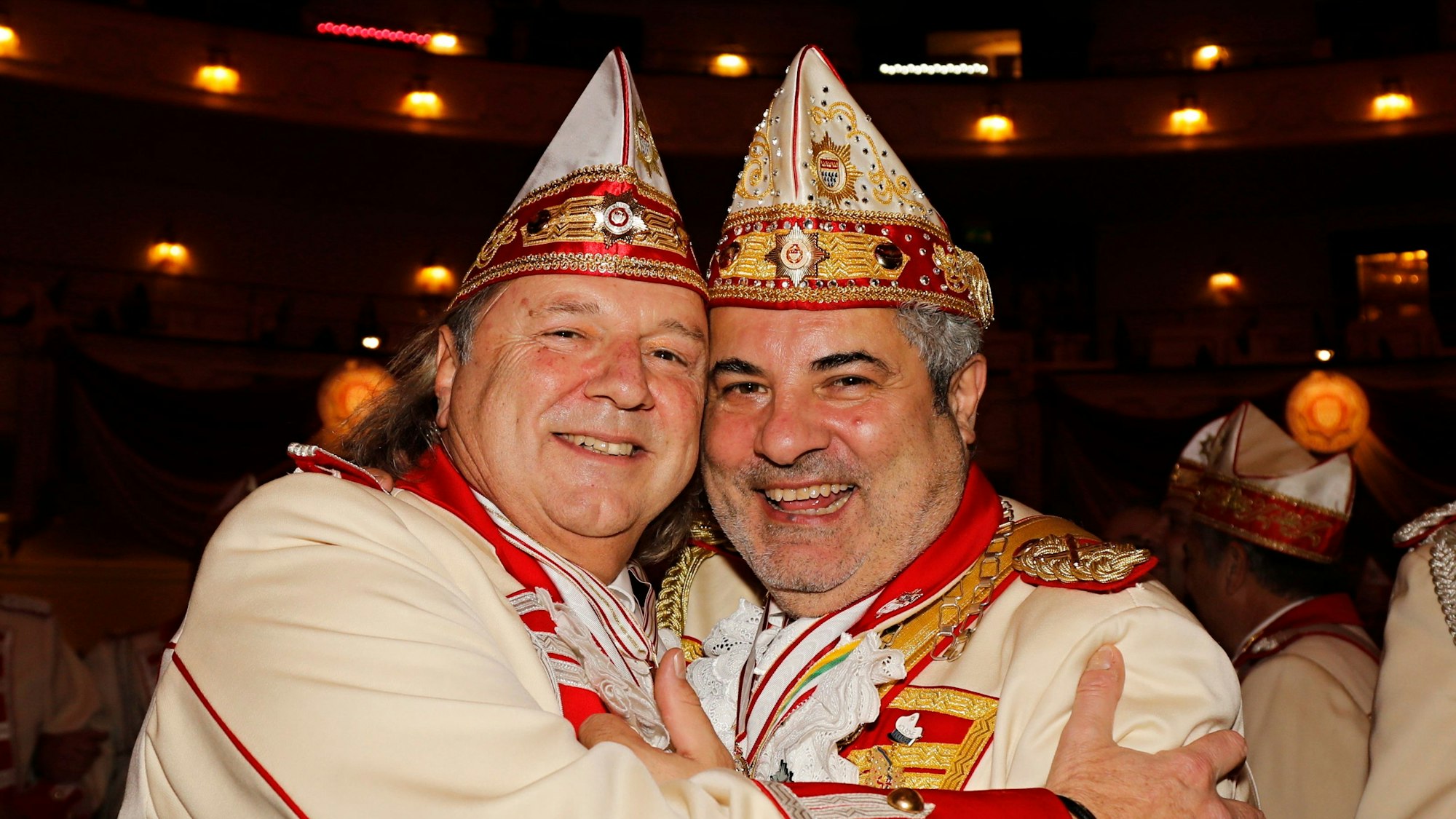 Bubi Brühl (l.) mit Dino Massi, Präsident der Kölner Prinzen-Garde.