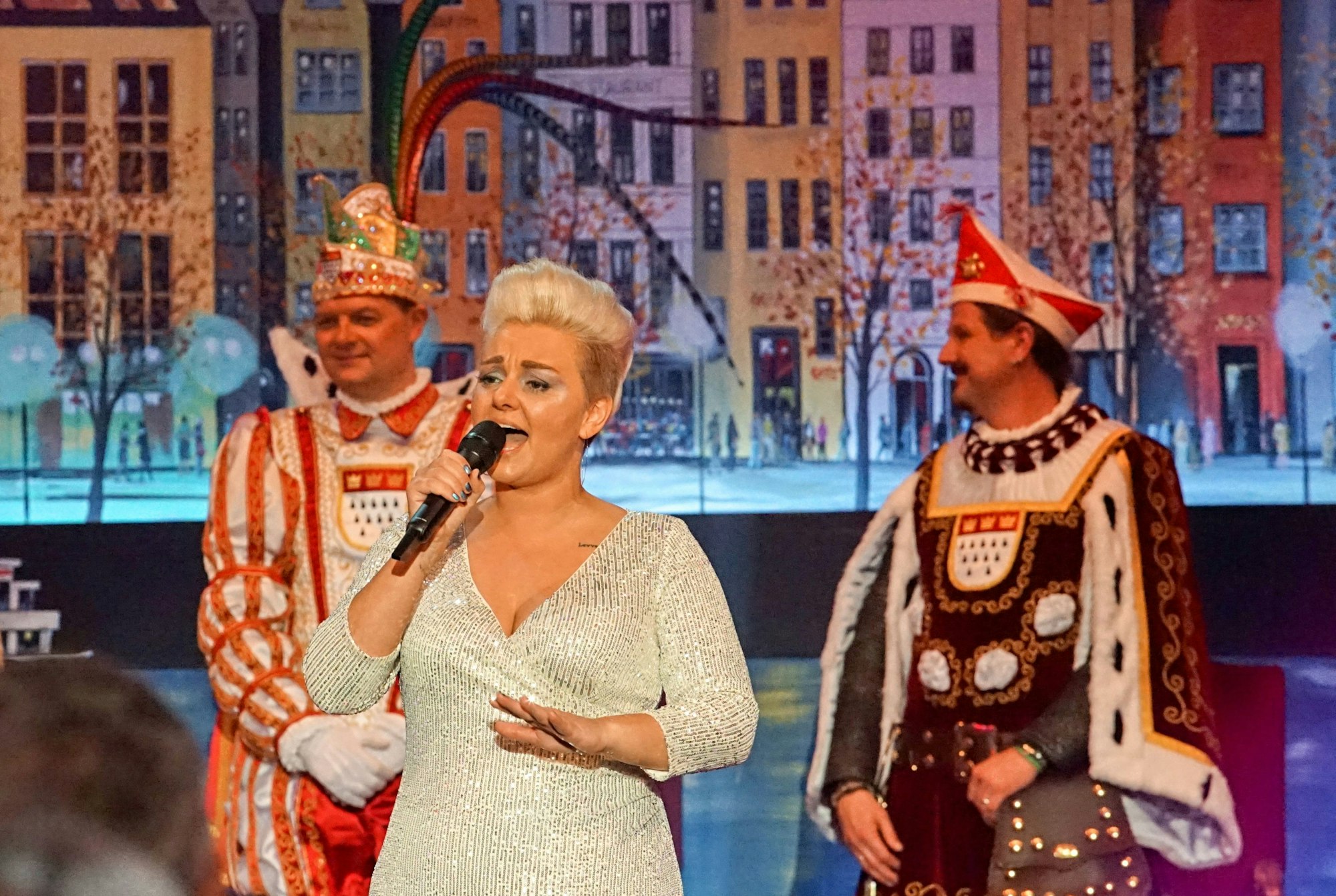 Nici Kempermann singt solo auf Bühne