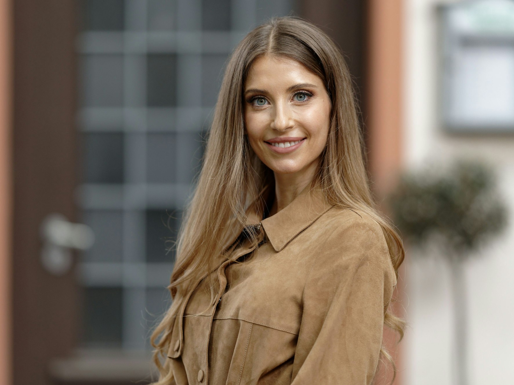 Cathy Hummels, Influencerin und Moderatorin, bei einem Fototermin bei „Unter Uns“.