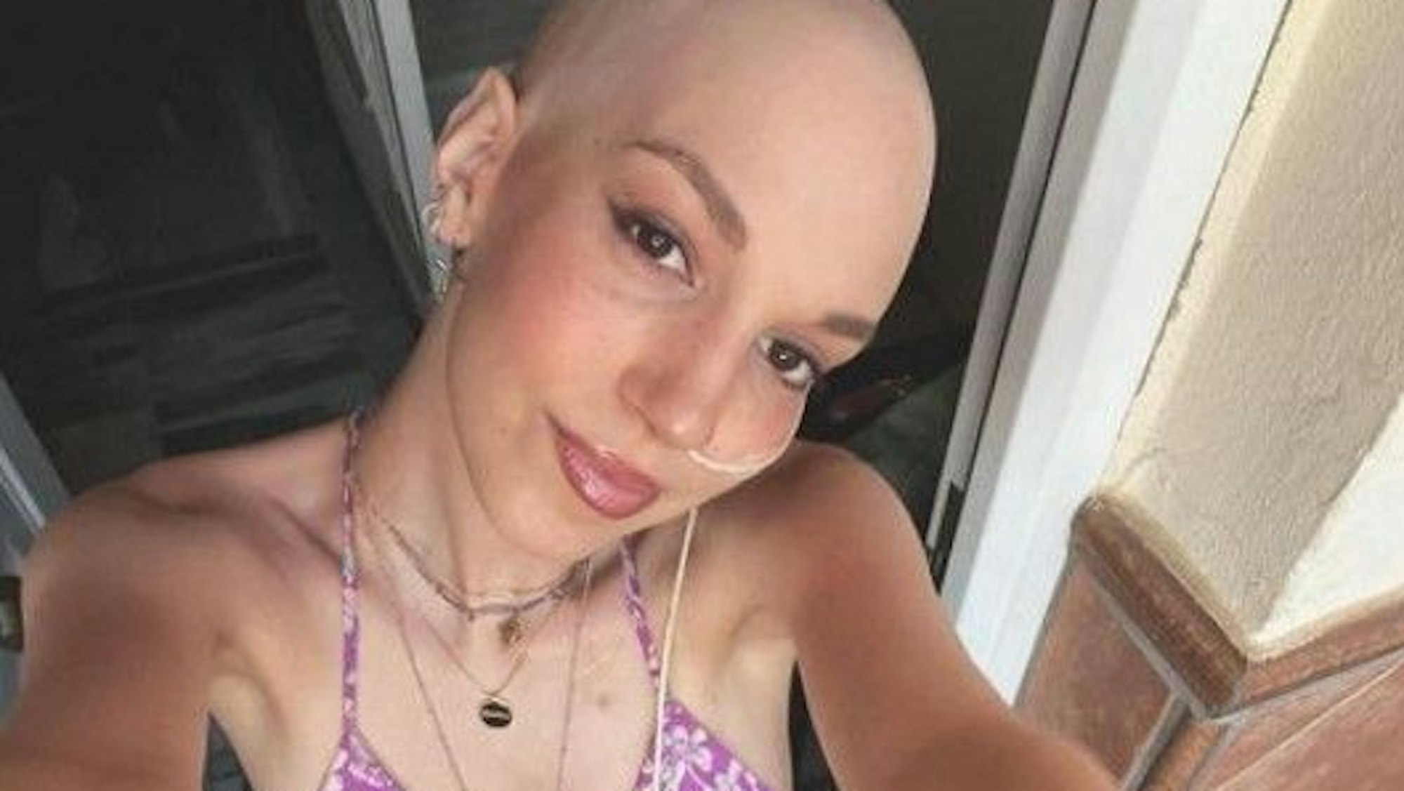 Die spanische Influencerin Elena Huelva, hier lächelt sie auf einem Instagram-Selfie vom 31. August in die Kamera, ist tot.