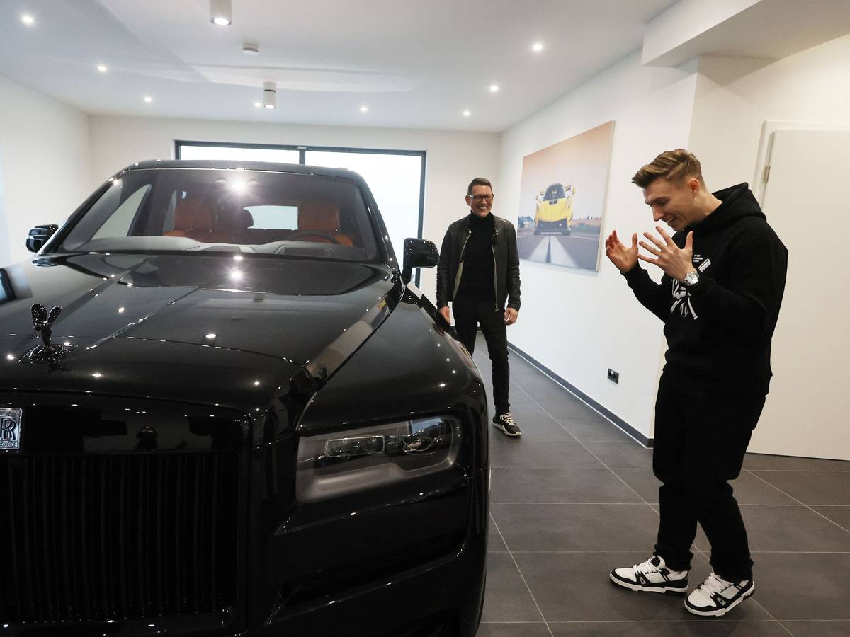 Der Youtube-Star iCrimax (Max Schuster) kauft sich einen Rolls Royce.
