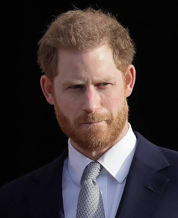 Der britische Prinz Harry steht am 16. Januar 2020 in den Gärten des Buckingham Palastes.
