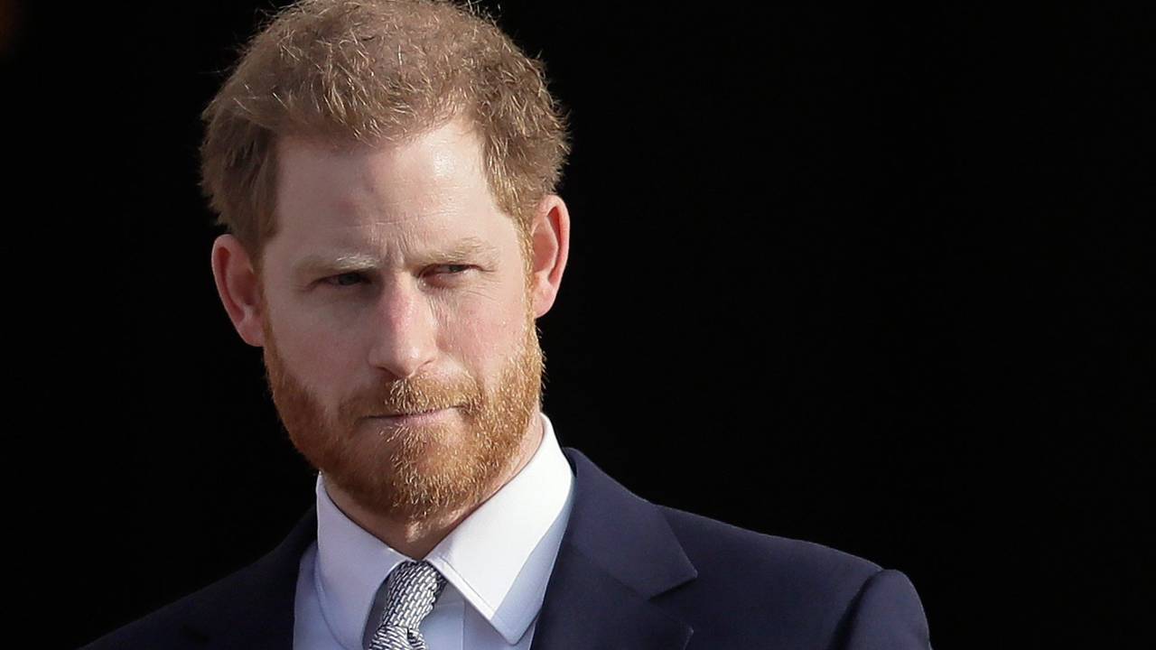 Der britische Prinz Harry steht am 16. Januar 2020 in den Gärten des Buckingham Palastes.
