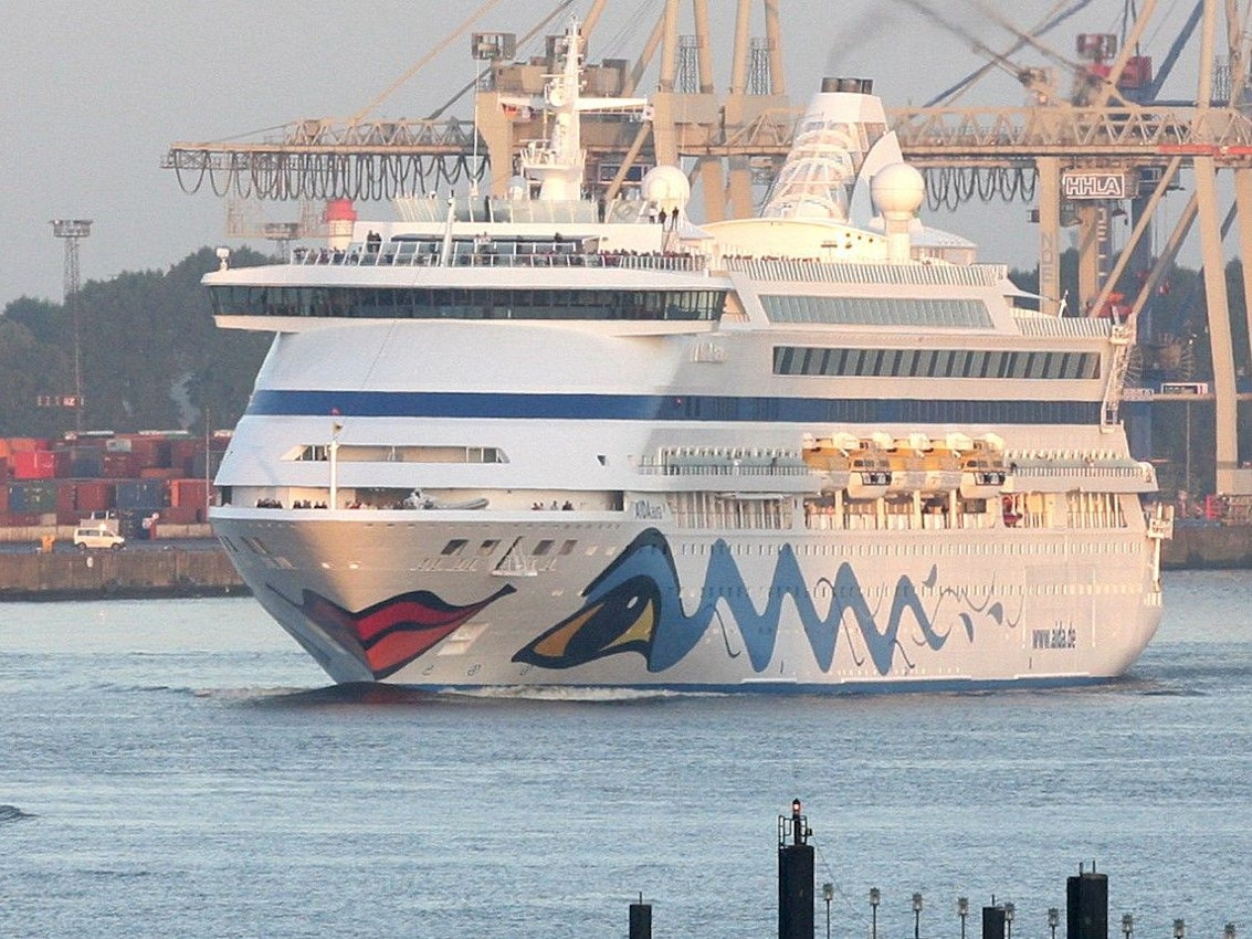 Das Kreuzfahrtschiff AIDAaura bei den Cruise Days 2008 in Hamburg.