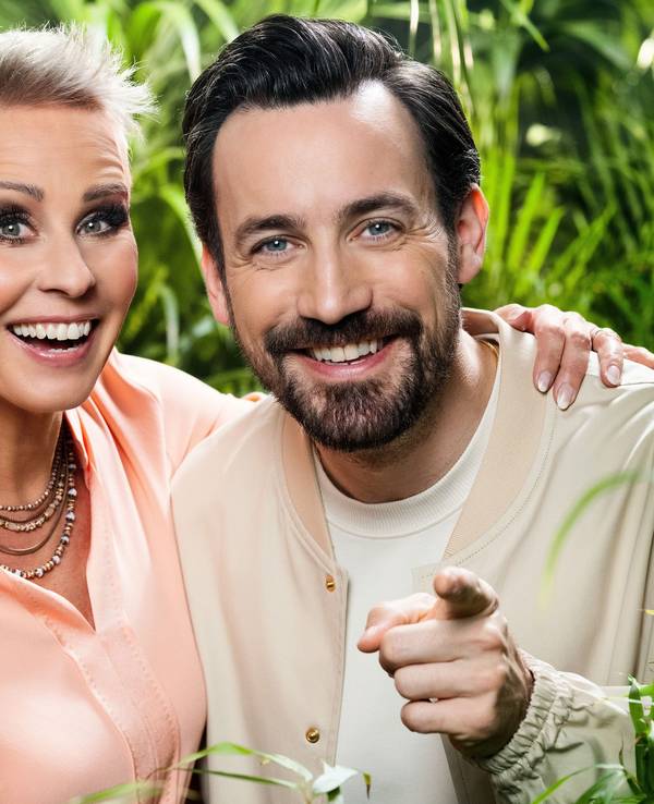 Sonja Zietlow und Jan Köppen freuen sich auf den Start vom Dschungelcamp 2023.