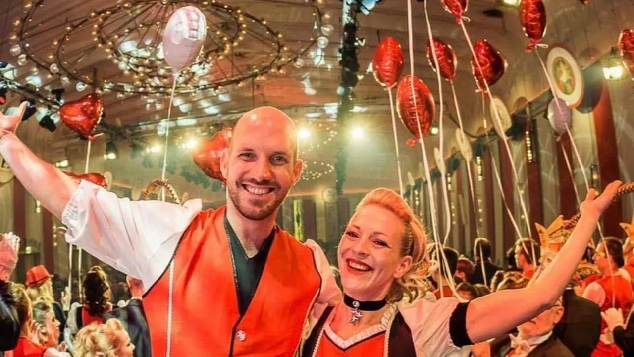 Tanzoffizier René Rössel mit seiner Ehefrau Melissa 2020 bei einem Auftritt im Gürzenich.