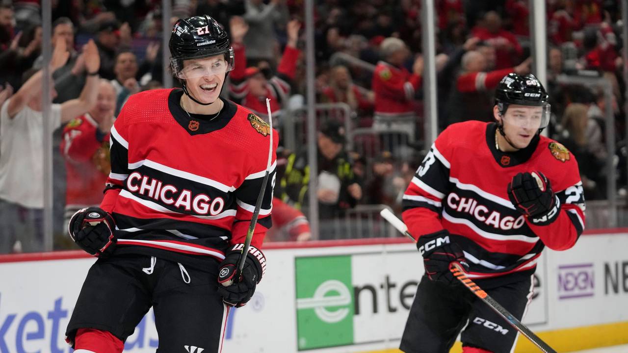 Chicago Blackhawks: Jubel von Lukas Reichel nach seinem ersten Tor in der NHL.