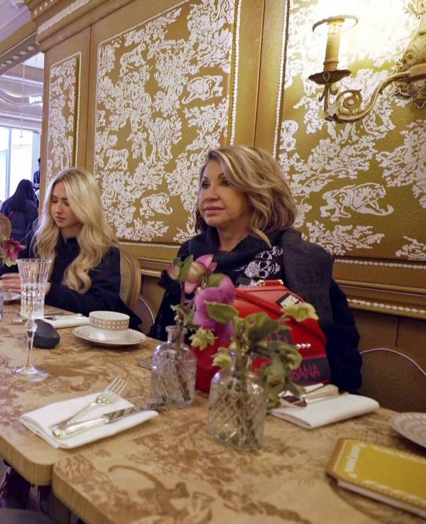 Die Geissens im Dior Café in London