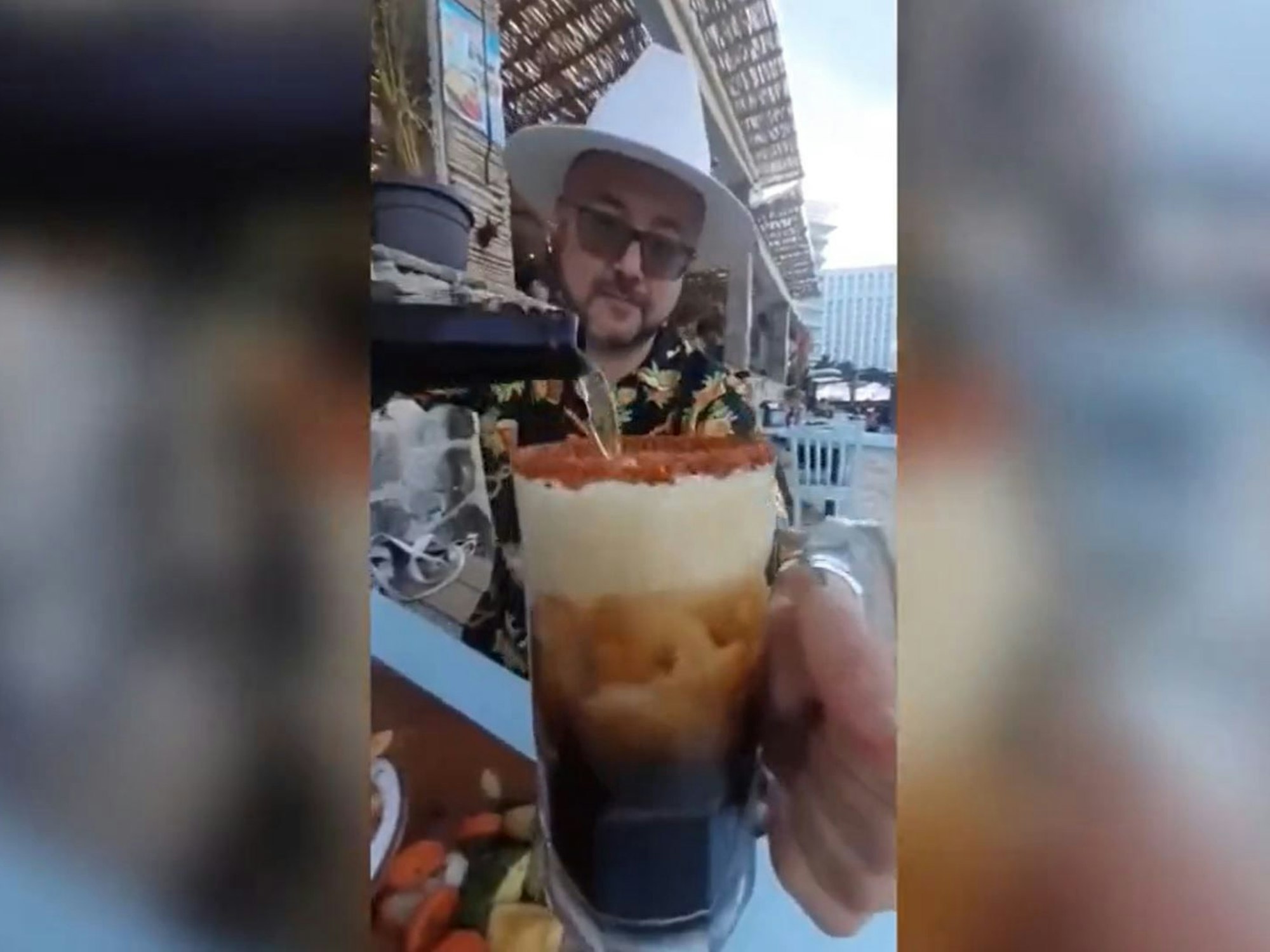 Maxim Wassiljew, ein Abgeordneter der Kursker Regionalduma, im Mexiko-Urlaub.