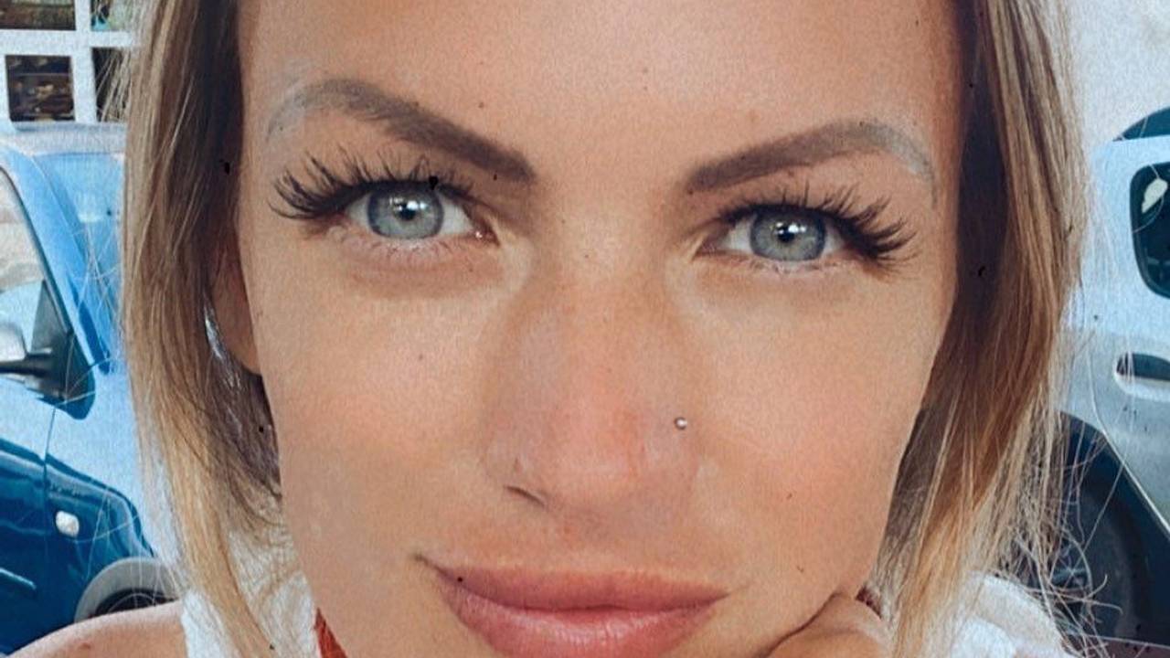 Arlette Markuse posiert für ein Selfie.