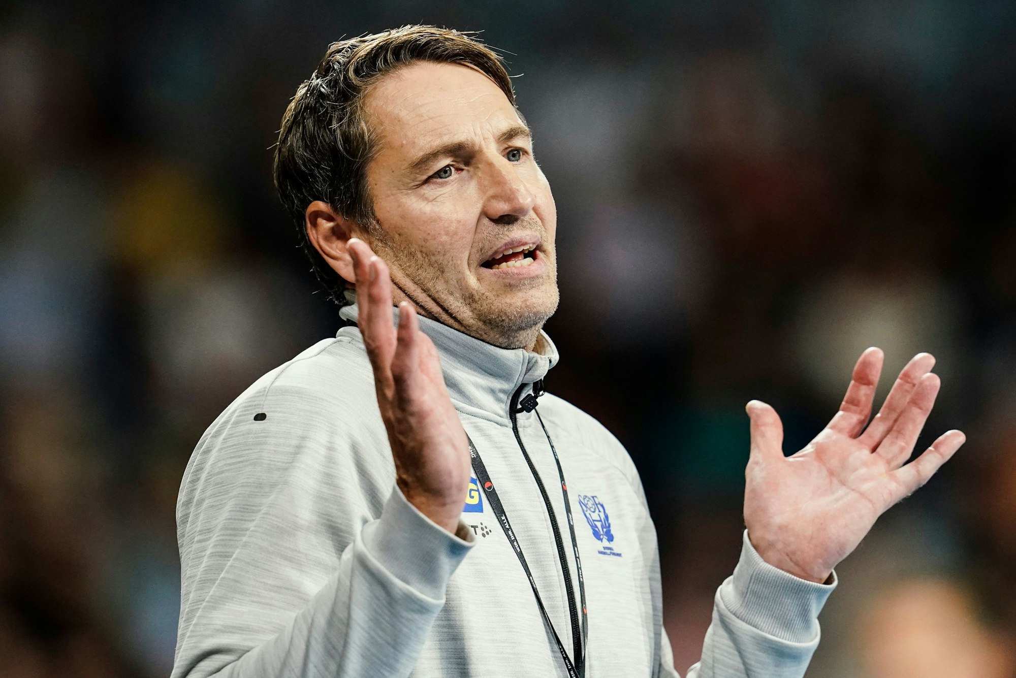 Schwedens Trainer Glenn Solberg gestikuliert.