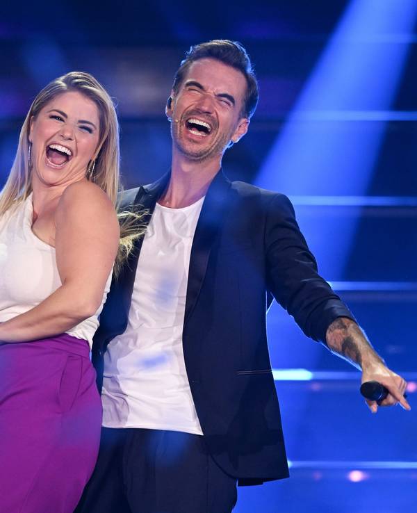 In der ARD-Show „Der große Schlagerabschied“ wirkten Beatrice Egli und Florian Silbereisen am Samstagabend (14. Januar 2023) sehr vertraut miteinander. Alles Teil der Inszenierung oder läuft da mehr?