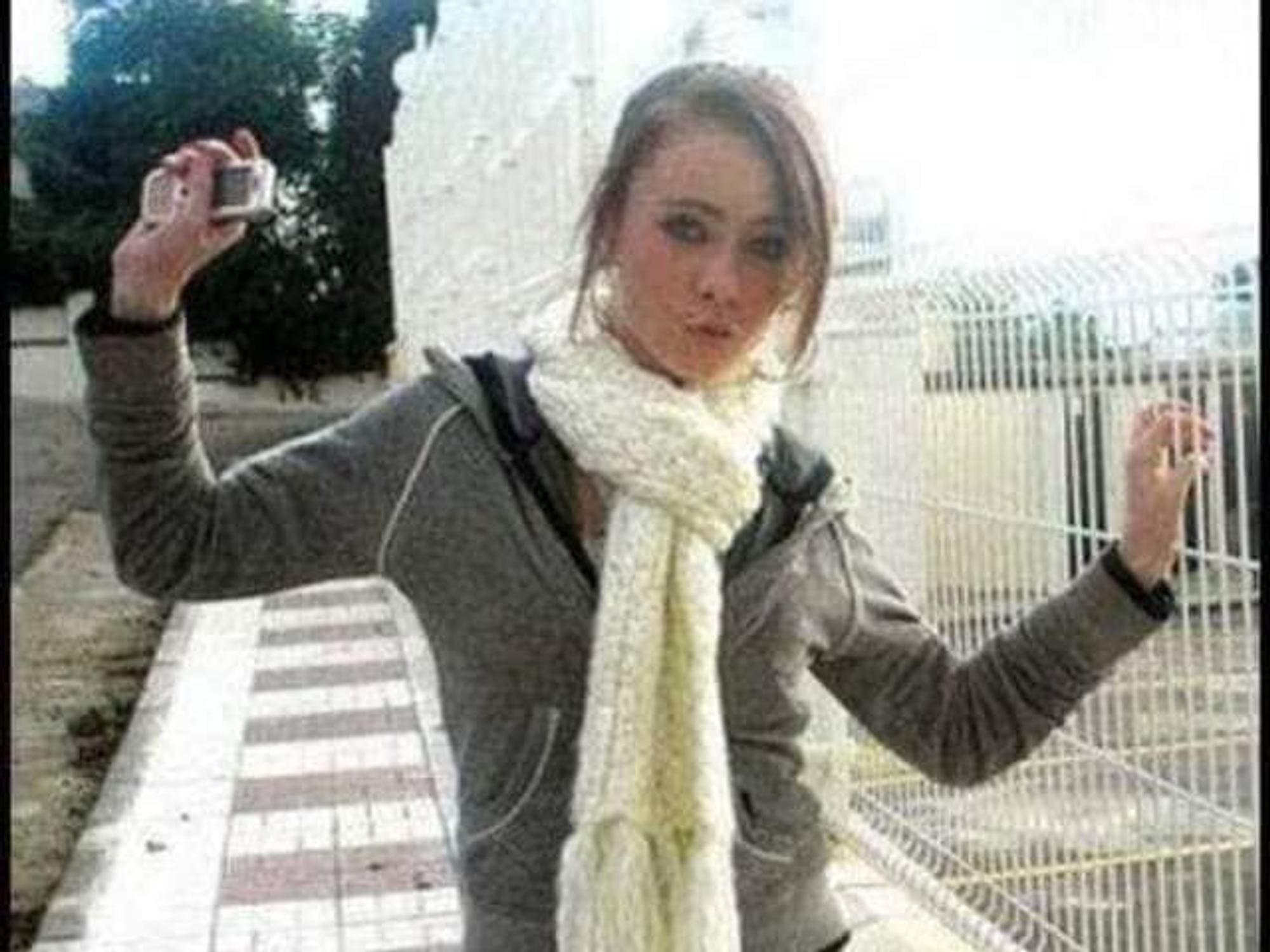 Das Foto zeigt die vermisste Amy Fitzpatrick, ein irisches Mädchen, das vor rund 15 Jahren in Spanien verschwand. Es wurde von der Familie auf dem Facebook-Account geteilt, mit dem sie ihrer gedenkt.