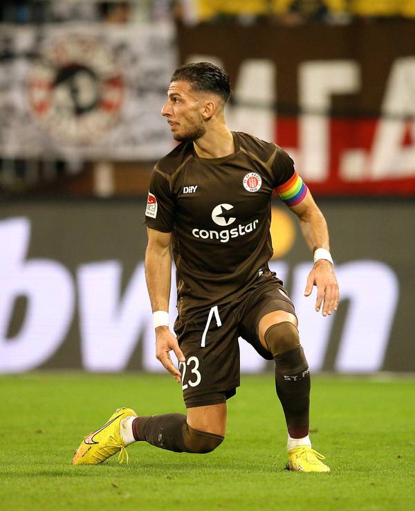 Leart Paqarada im Spiel gegen Darmstadt 98.