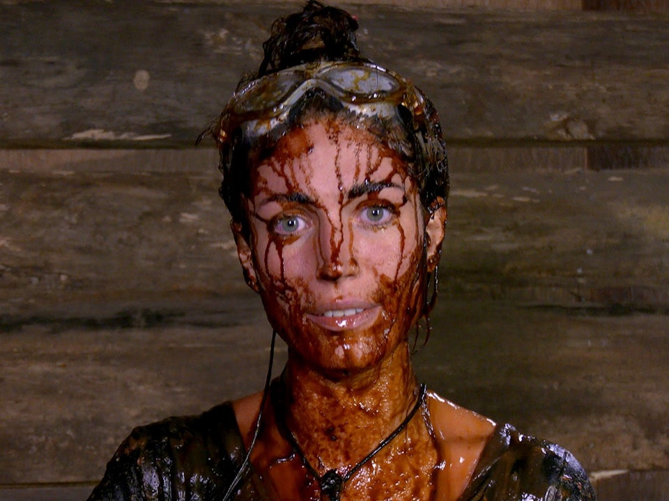 Tag 3 im Camp. Tessa Bergmeier geht sofort nach ihrer Dschungelprüfung ins Dschungeltelefon.