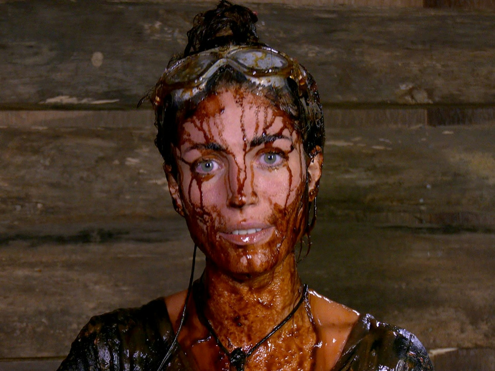 Tag 3 im Camp. Tessa Bergmeier geht sofort nach ihrer Dschungelprüfung ins Dschungeltelefon.