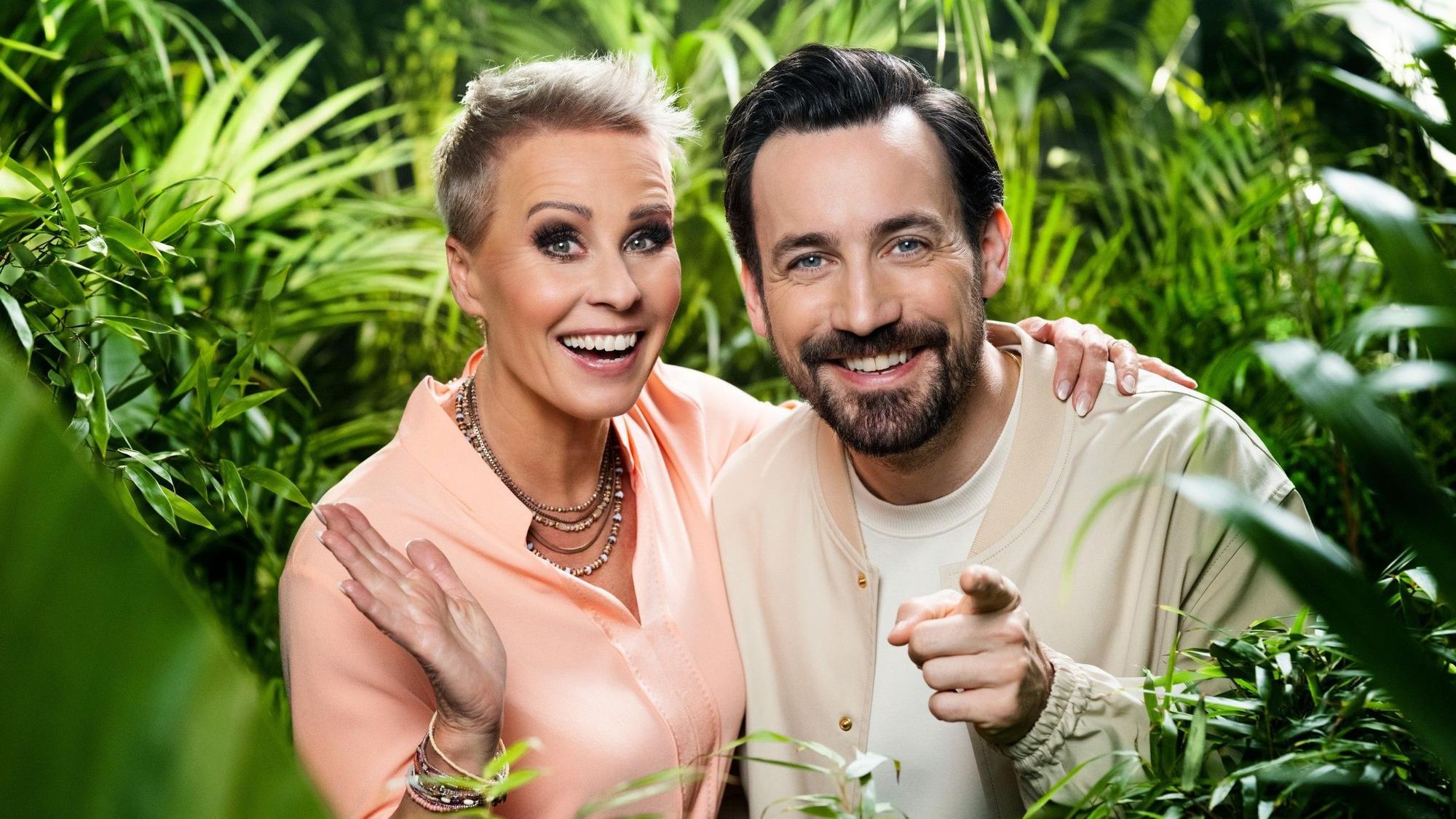 Sonja Zietlow und Jan Köppen moderieren gemeinsam das „Dschungelcamp“.