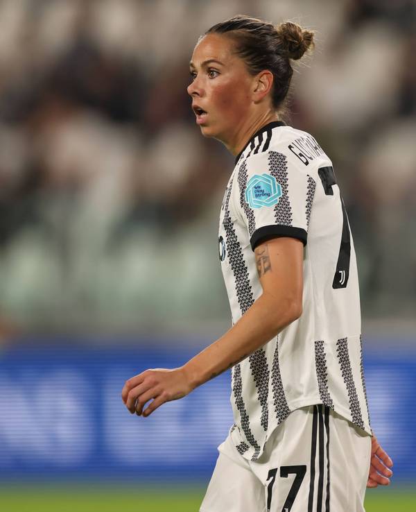 Sara Bjork Gunnarsdottir im Trikot von Juventus Turin.