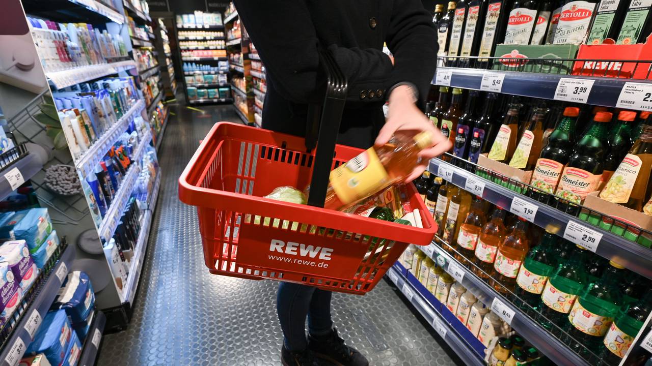 Mit einer Aktion im Rahmen des „Veganuary“ änderte die Supermarktkette Rewe bei einigen Produkten die Auszeichnung.