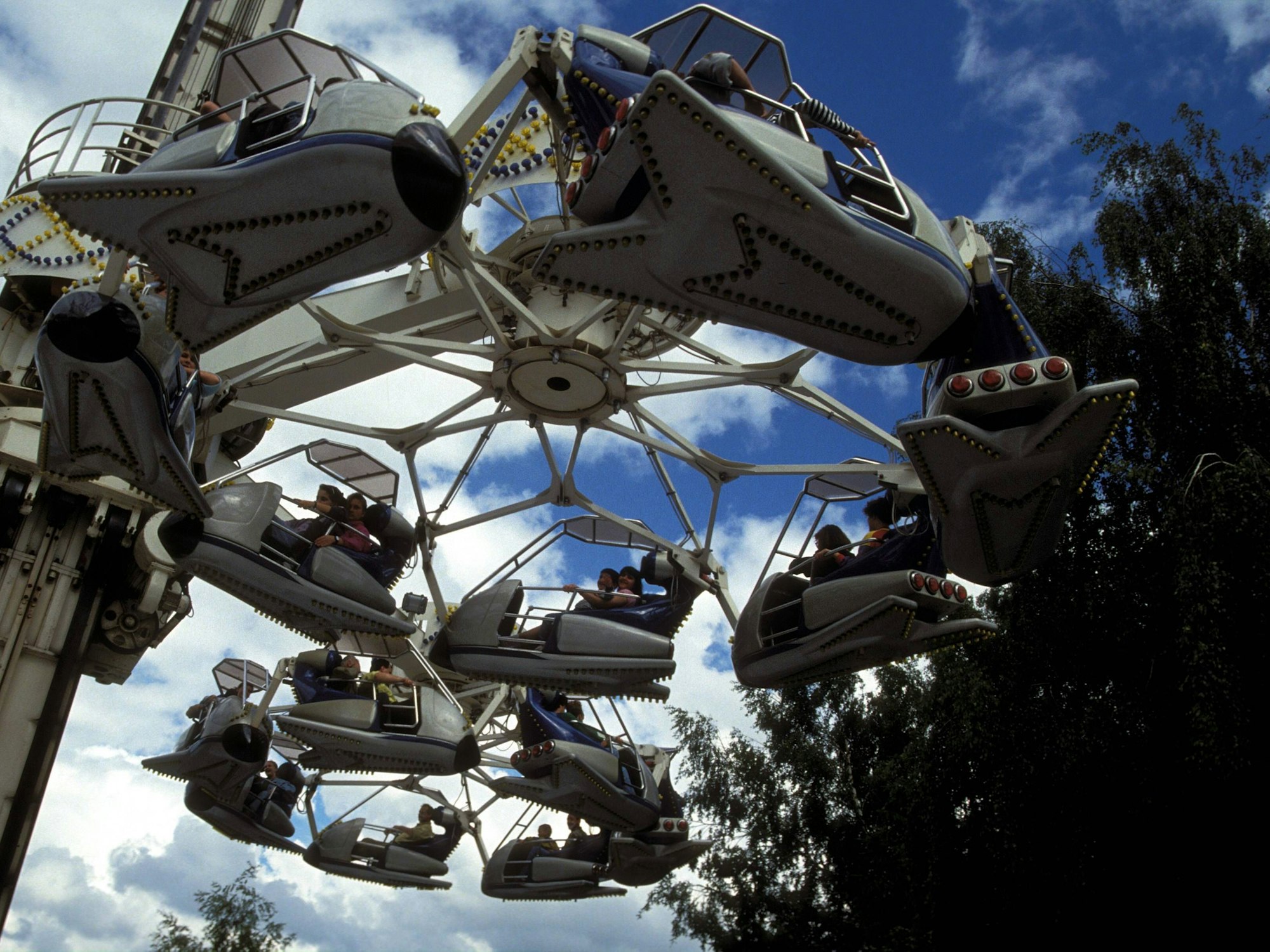 Unfall im Phantasialand: Das sagt der Park nach Tod an Taron | Express