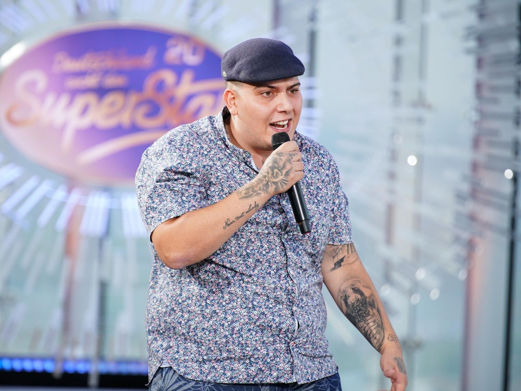 DSDS-Kandidat Nikolaos Simediriadis aus Werther rappt.