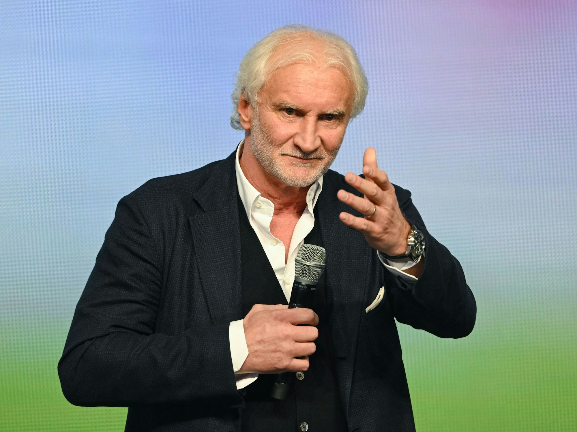 Rudi Völler wird beim DFL-Neujahrsempfang mit dem DFL-Ehrenpreis ausgezeichnet. Beim Neujahrsempfang der Deutschen Fußball Liga (DFL) werden traditionell die Herausforderungen für den Profifußball in den kommenden Monaten angesprochen. +++ dpa-Bildfunk +++