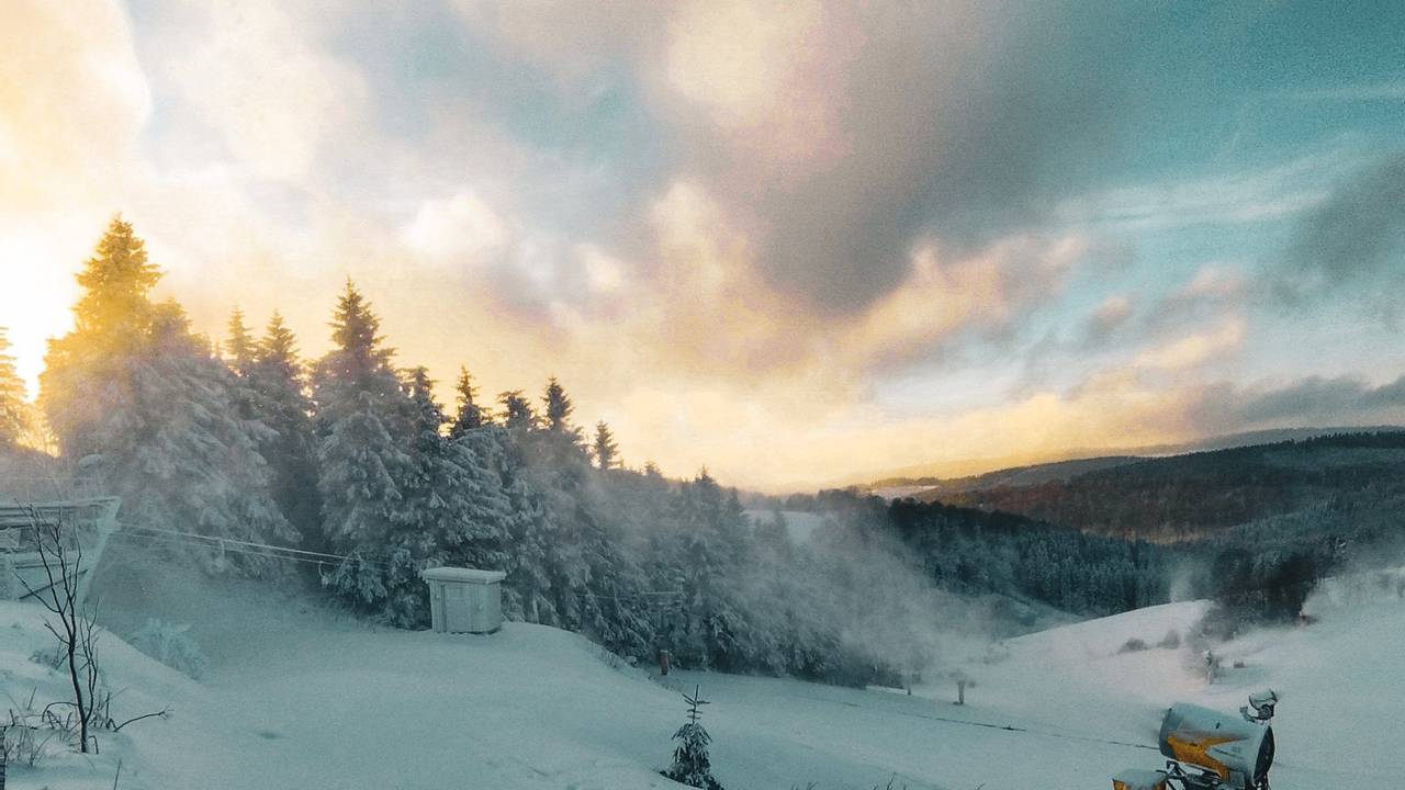 Pisten am Skiliftkarussell in Winterberg.