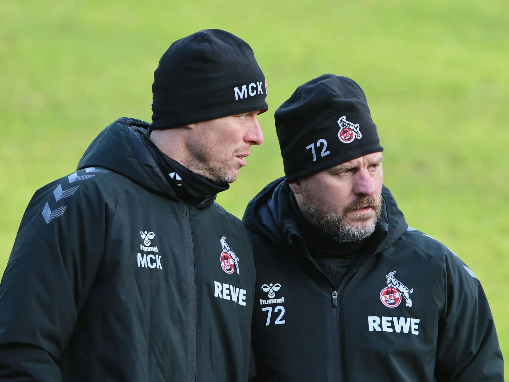 Kevin McKenna im Gespräch mit Steffen Baumgart.