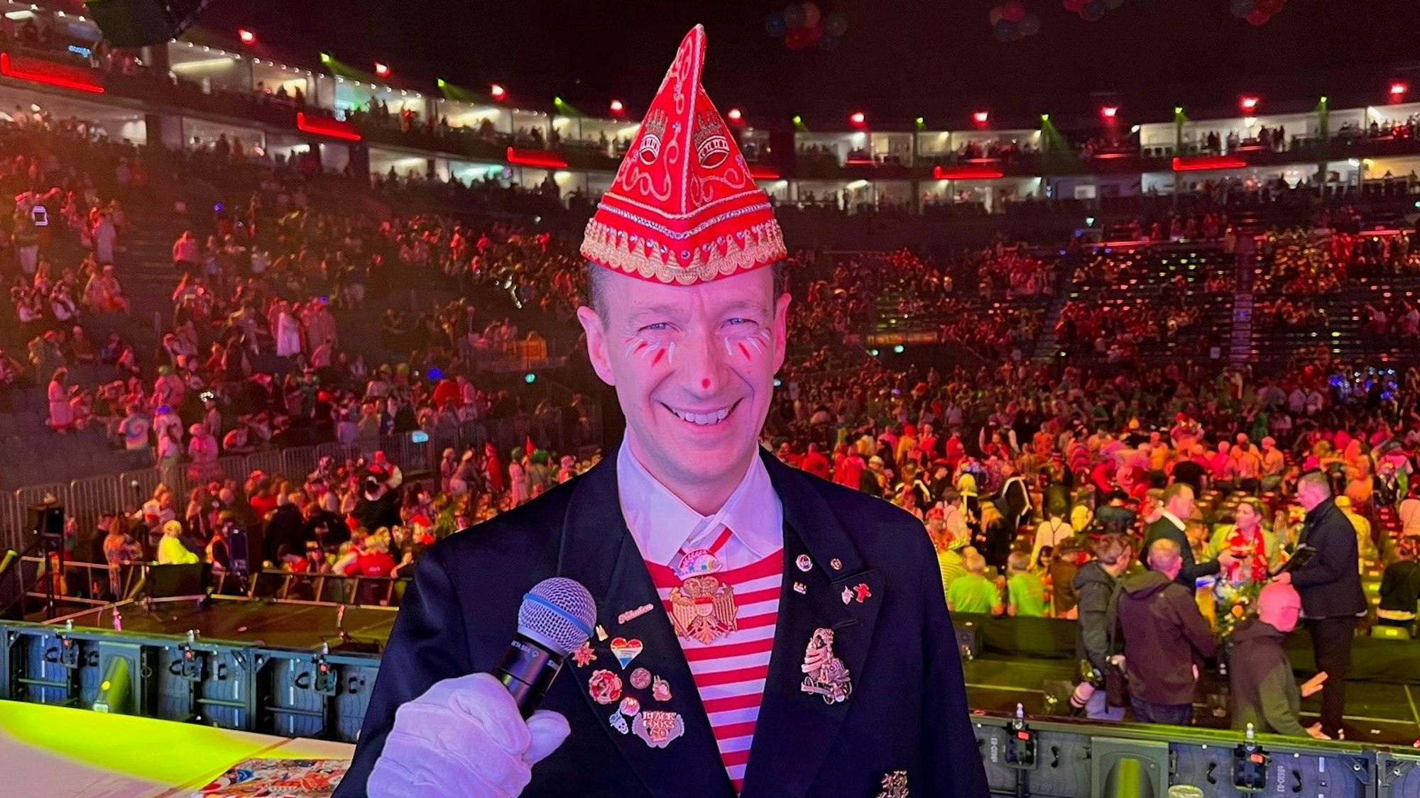 Markus Pohl als Sitzungsleiter bei der Lachenden Kölnarena