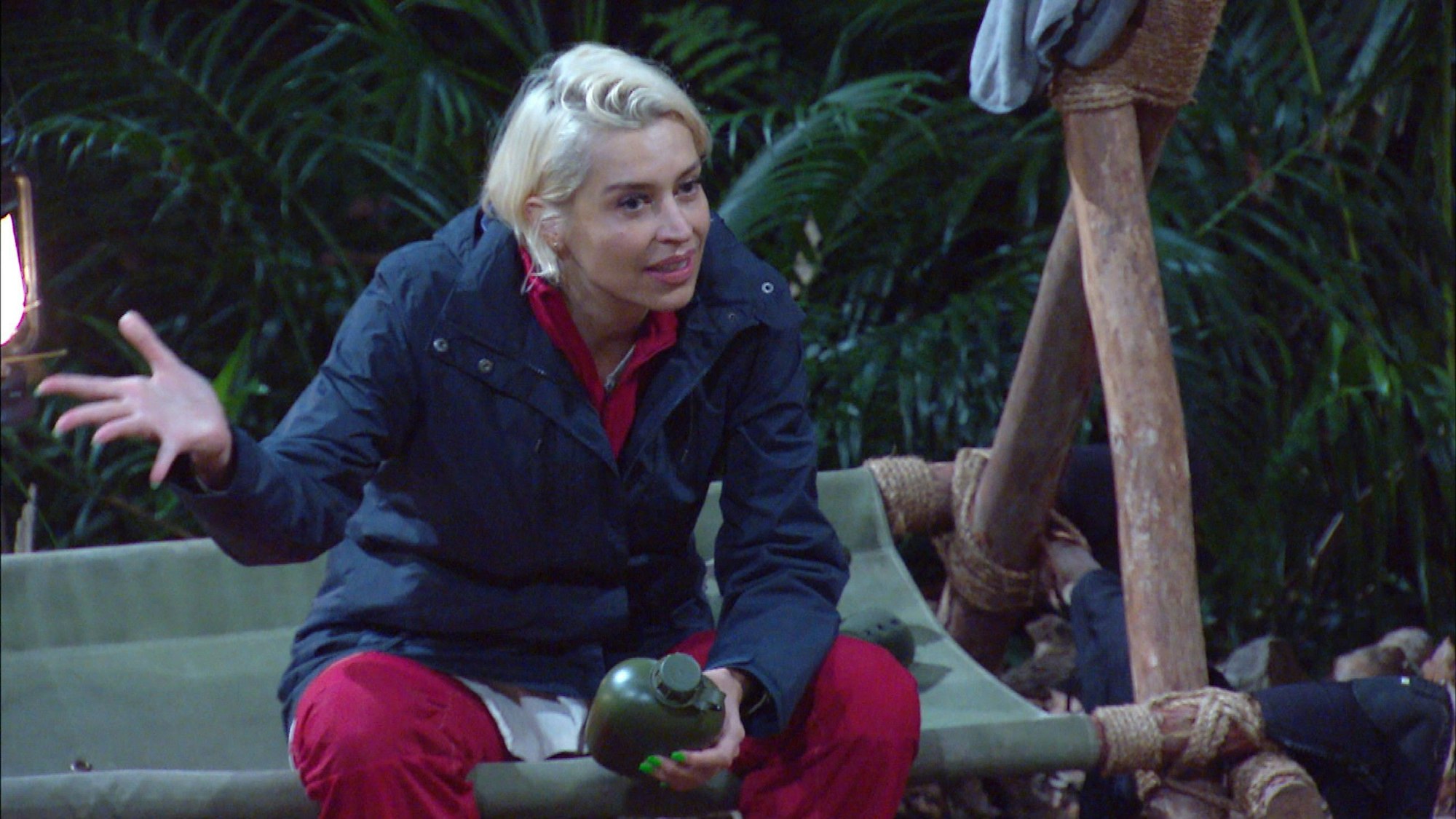 Verena Kerth im Dschungelcamp.