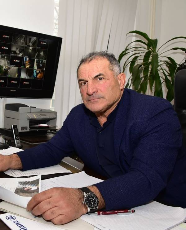 Yahya Firat, Kölner Disco-König, in seinem Büro.