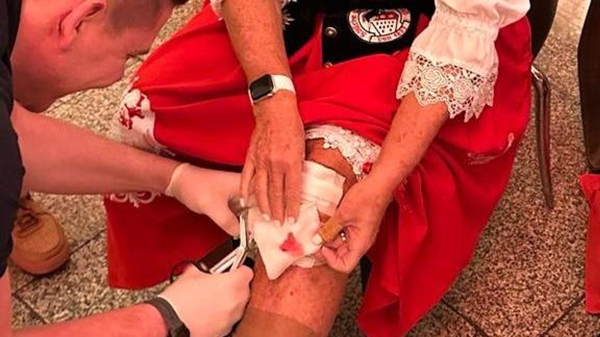 Eine klaffende Wunde bei Marita Köllner musste den ganzen Freitagabend (20. Januar) behandelt werden.