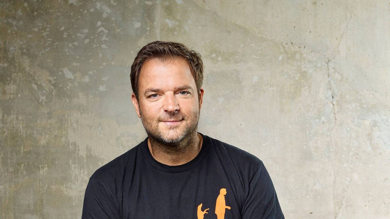 Martin Rütter bei einem offiziellen Fototermin für seine Show.