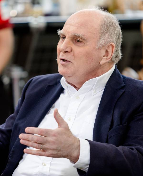 Nadine RuppUli Hoeneß am Sonntag (22. Januar 2023) bei seinem Besuch im „Doppelpass“ auf Sport1.