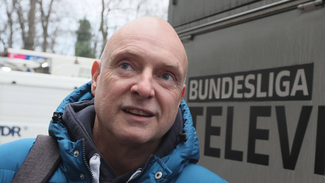 Frank Buschmann guckt nachdenklich.