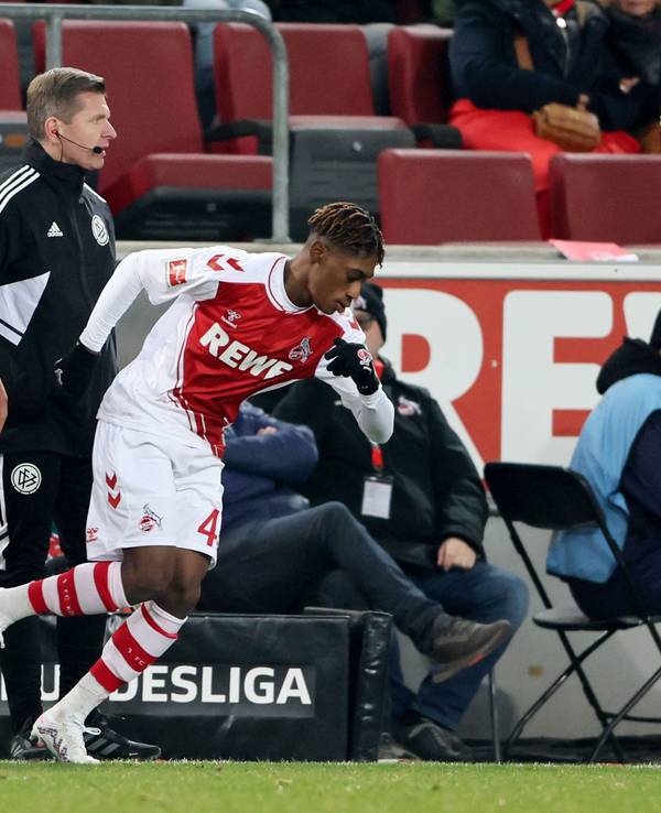 Justin Diehl wird beim Bundesliga-Spiel 1. FC Köln gegen Werder Bremen für Linton Maina eingewechselt.