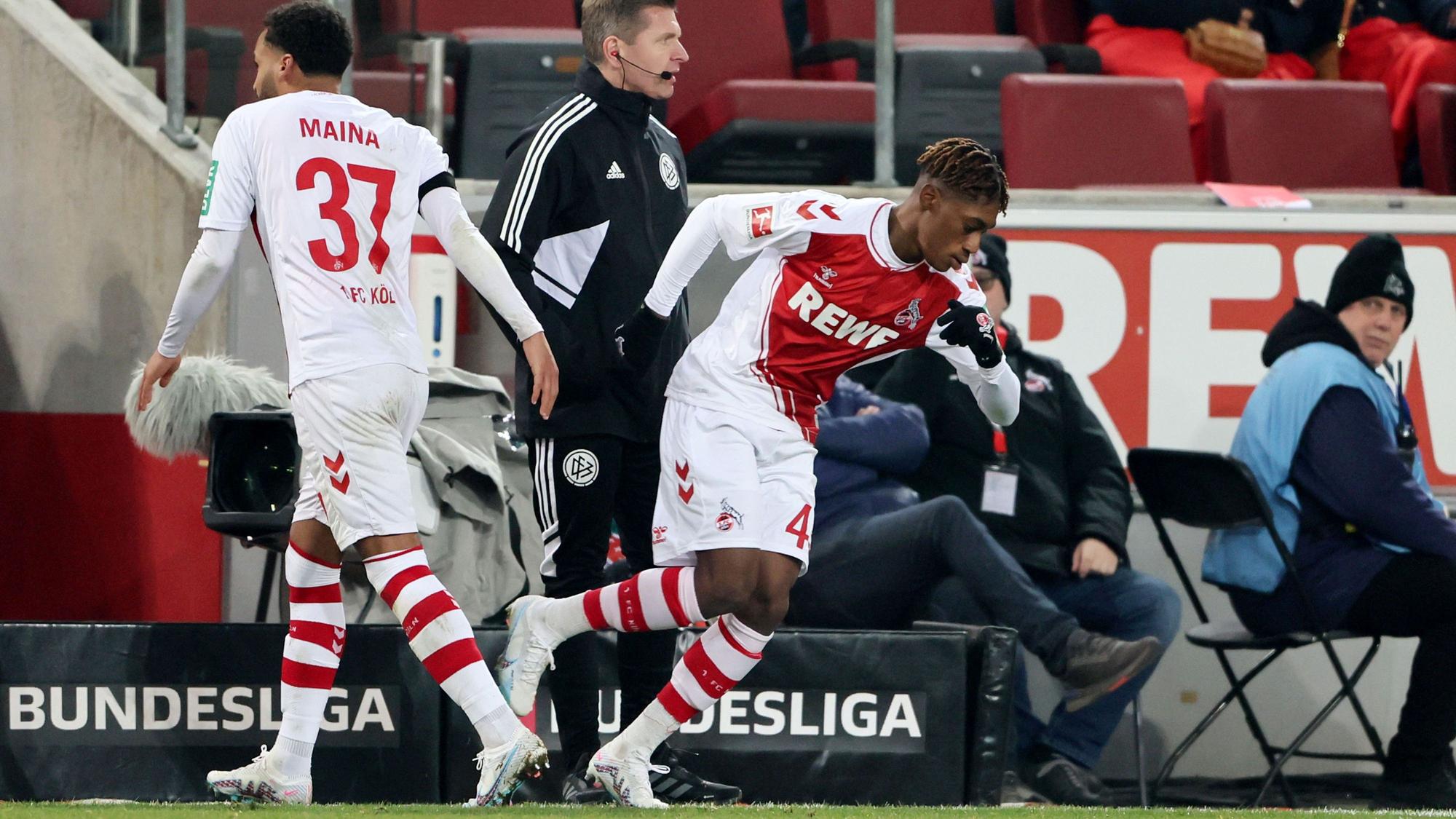 Justin Diehl wird beim Bundesliga-Spiel 1. FC Köln gegen Werder Bremen für Linton Maina eingewechselt.