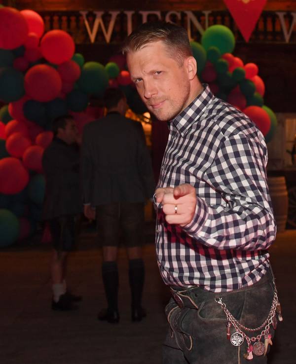 Der Comedian Oliver Pocher zeigt sich bei der „Wiesn Wiesn Charity Night“.