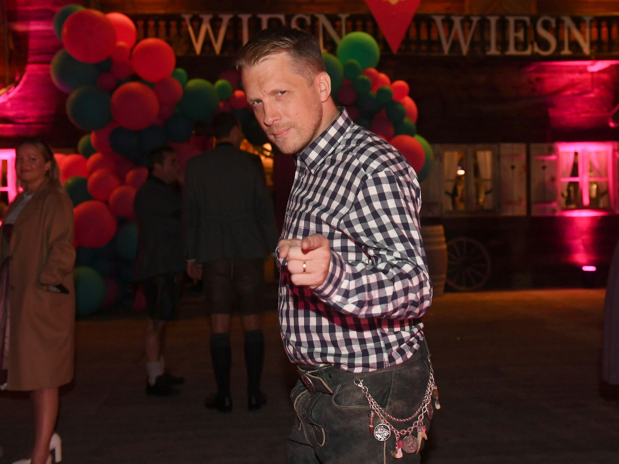 Der Comedian Oliver Pocher zeigt sich bei der „Wiesn Wiesn Charity Night“.