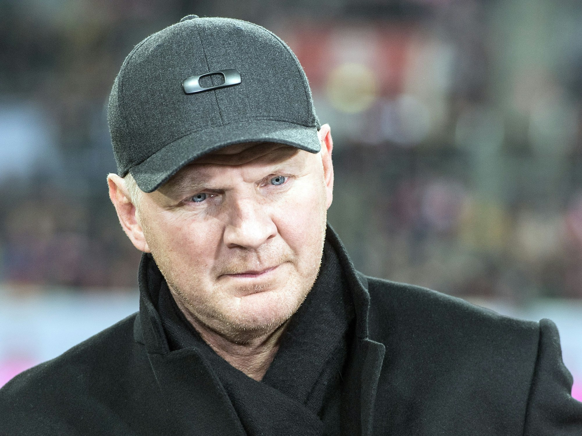 Der ehemalige Fußballspieler Stefan Effenberg steht als TV-Experte an der Seite.
