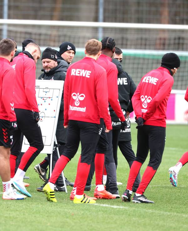 Steffen Baumgart und sein 1. FC Köln am Montag (23. Januar 2023) beim Abschlusstraining vorm Bayern-Spiel.