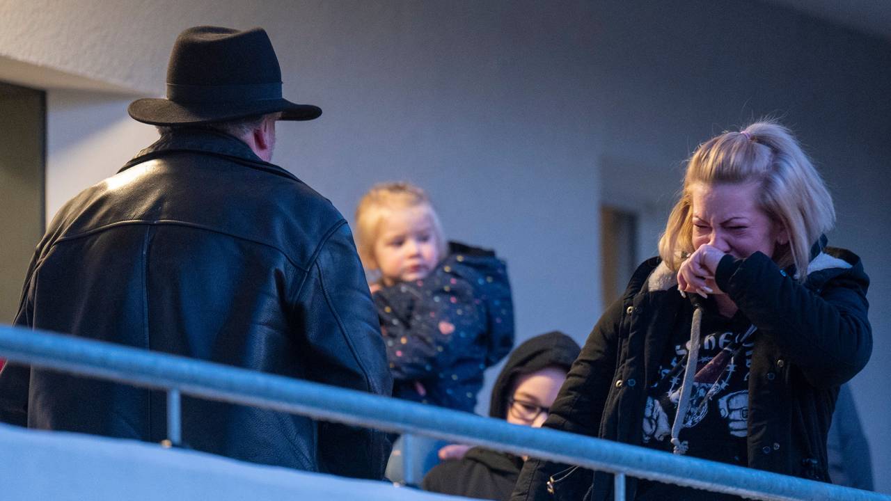 Zwangsräumung von sechsköpfiger Familie in Köln.