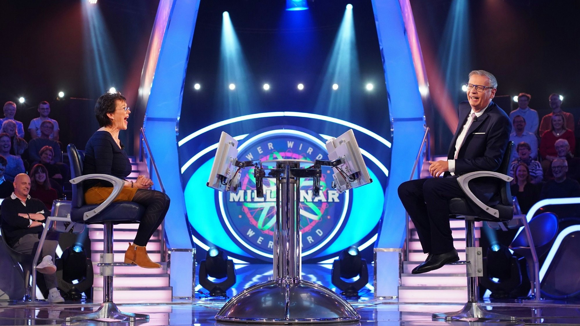 Moderator Günther Jauch mit Susanne Munzke aus Althengstett.