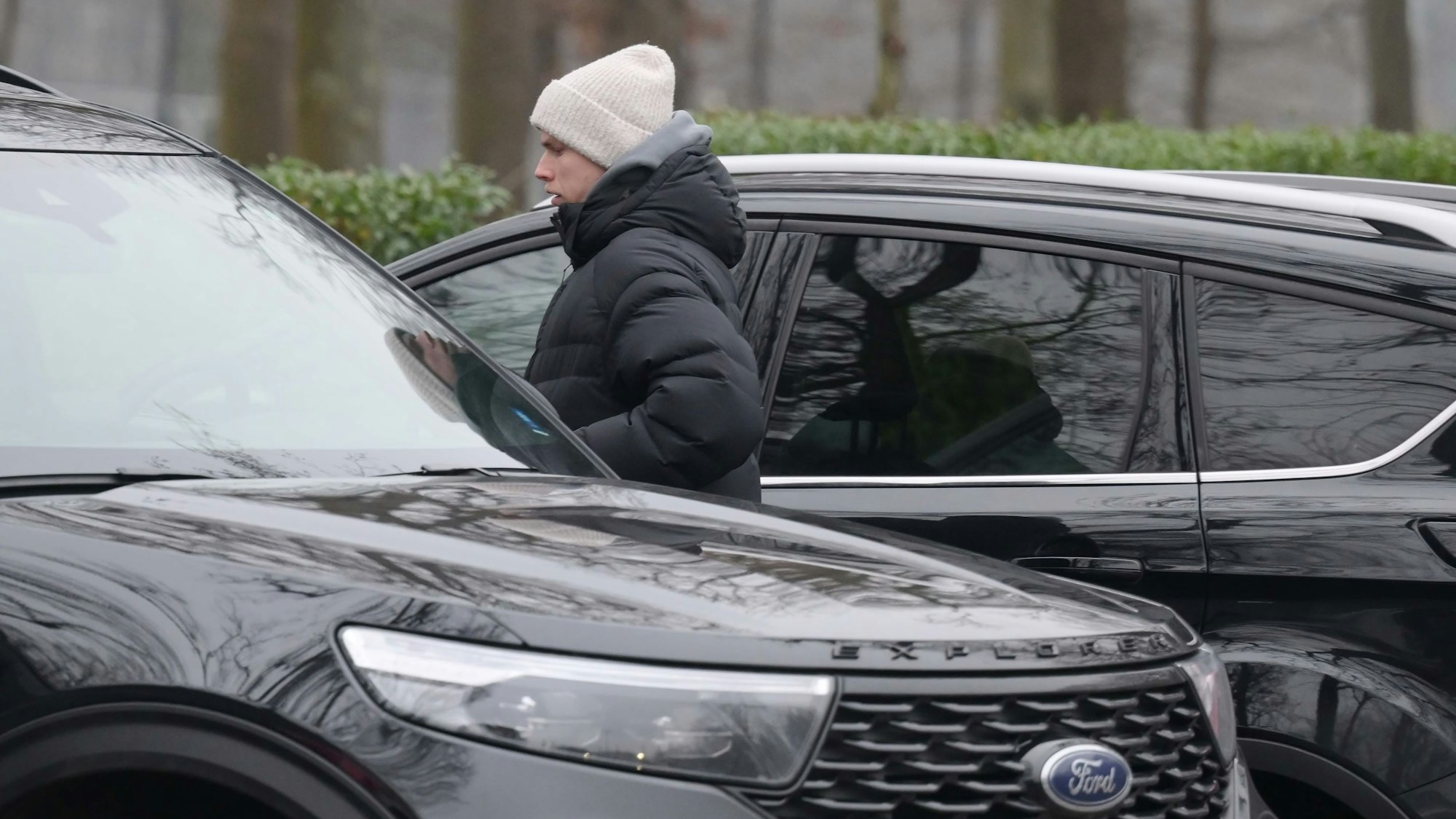 Ondrej Duda steigt am Geißbockheim in sein Auto.