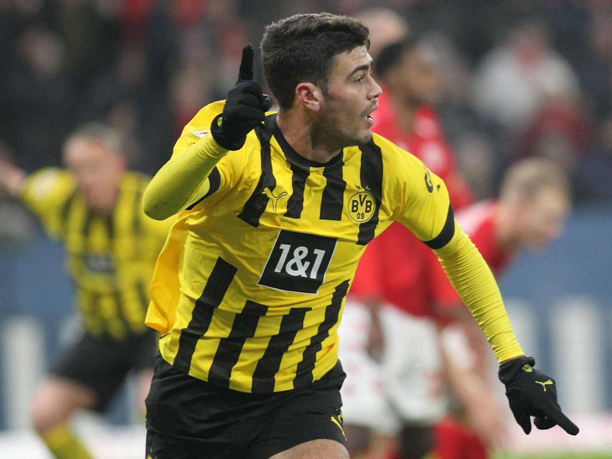 Giovanni Reyna bejubelt seinen Treffer.